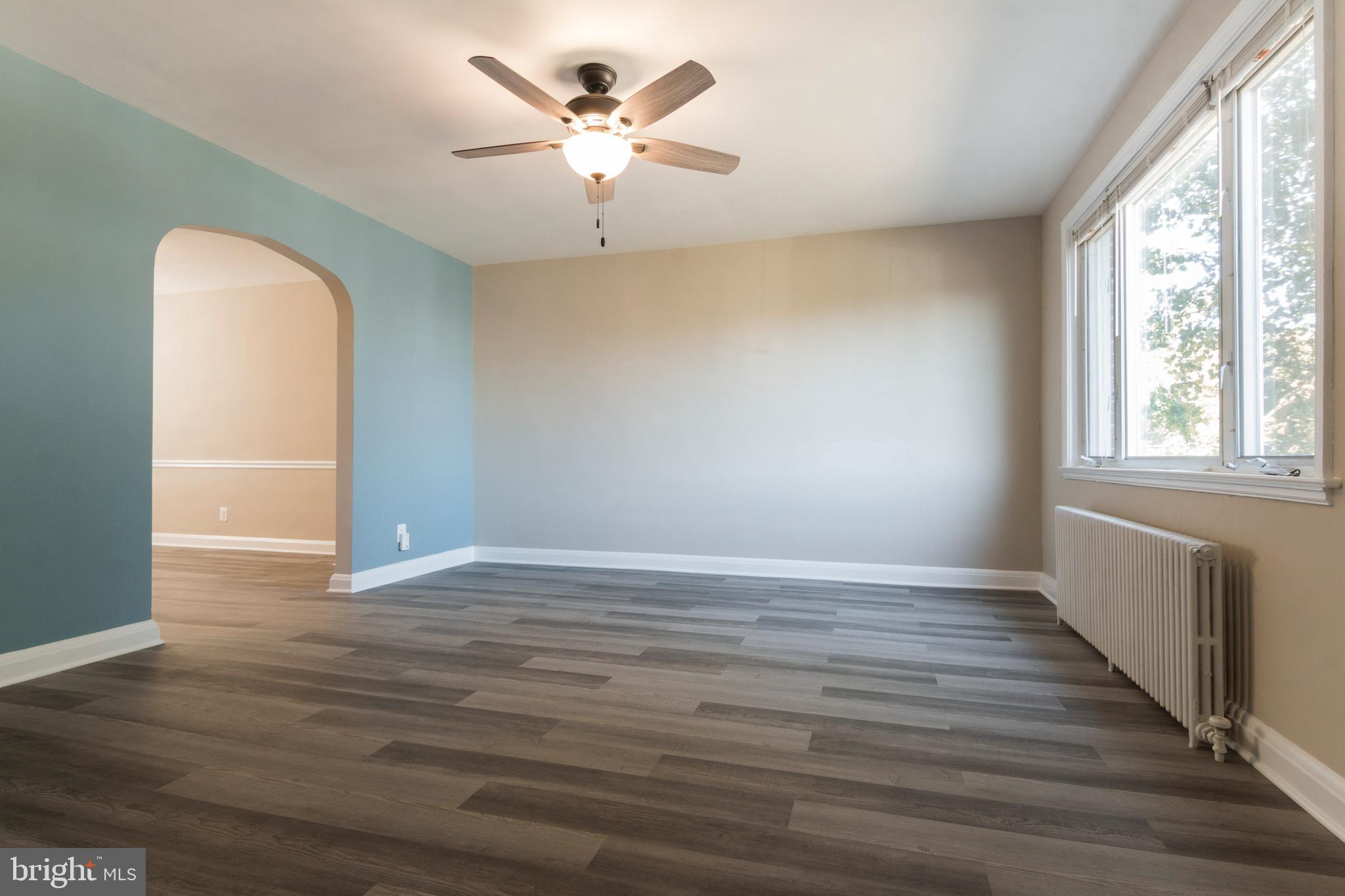 810 Braeside Road Baltimore, MD 21229 - Photo 12 of 44 Living room