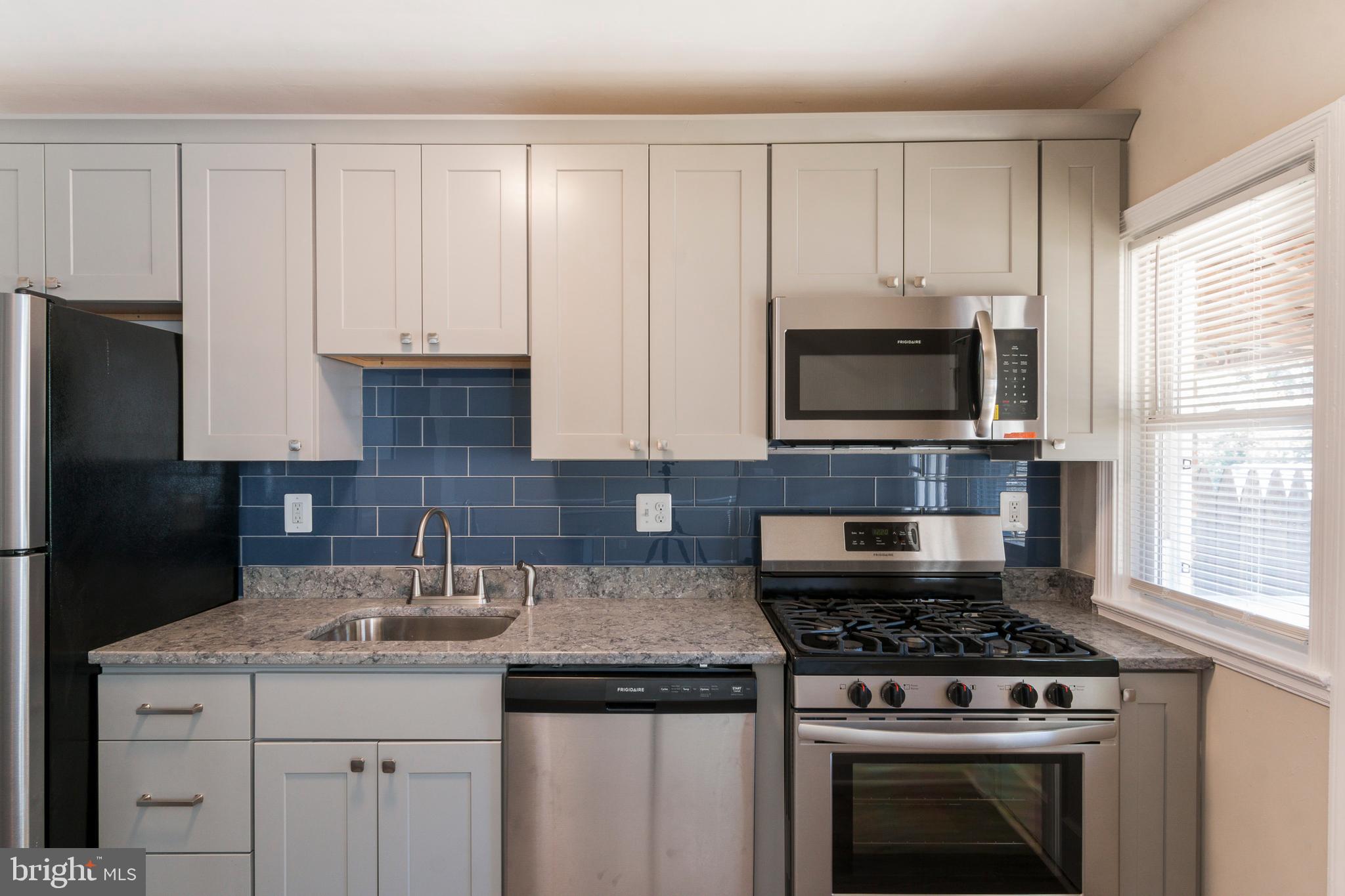810 Braeside Road Baltimore, MD 21229 - Photo 18 of 44 Stainless steel appliances