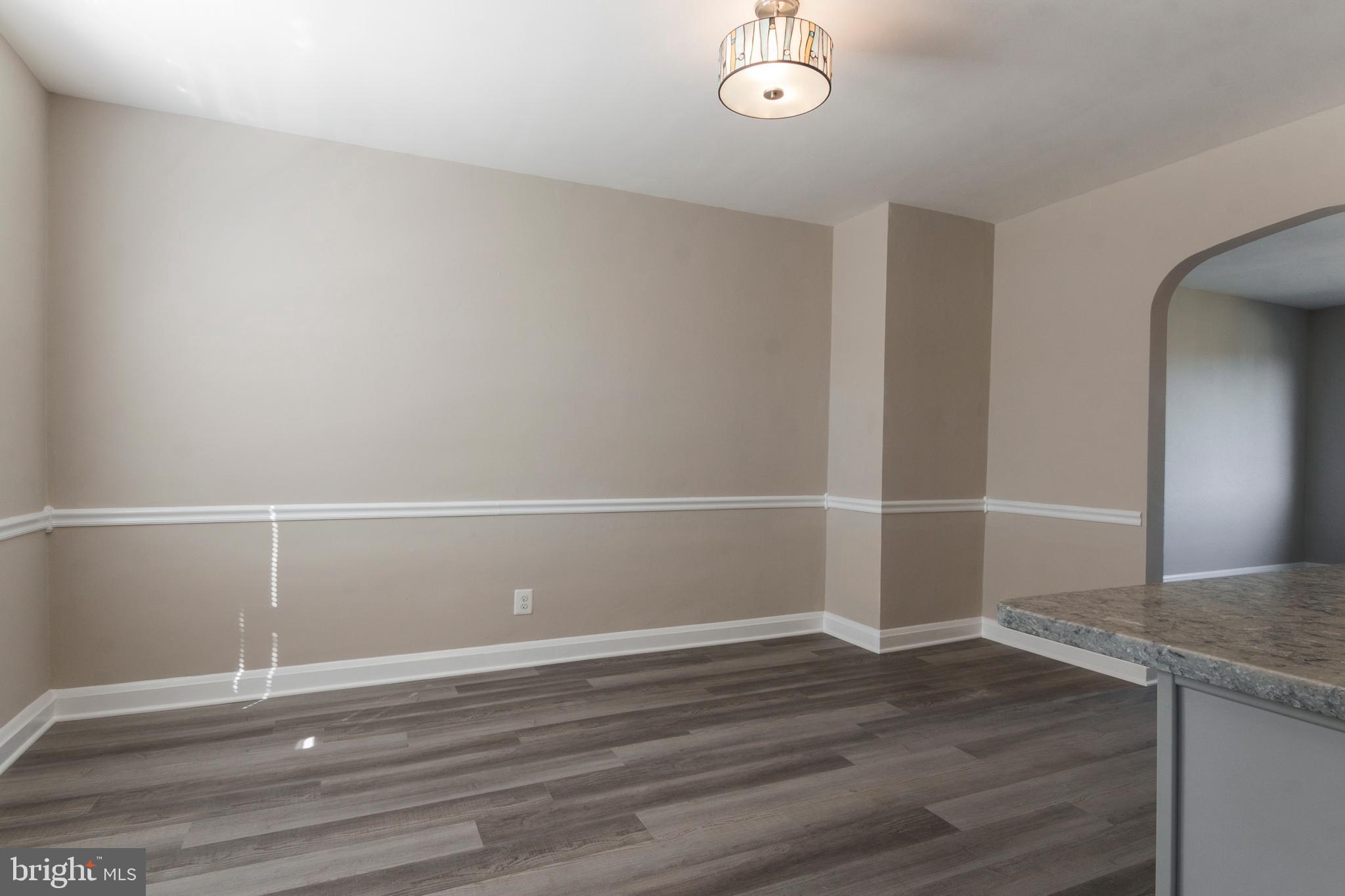 810 Braeside Road Baltimore, MD 21229 - Photo 22 of 44 Dinning room