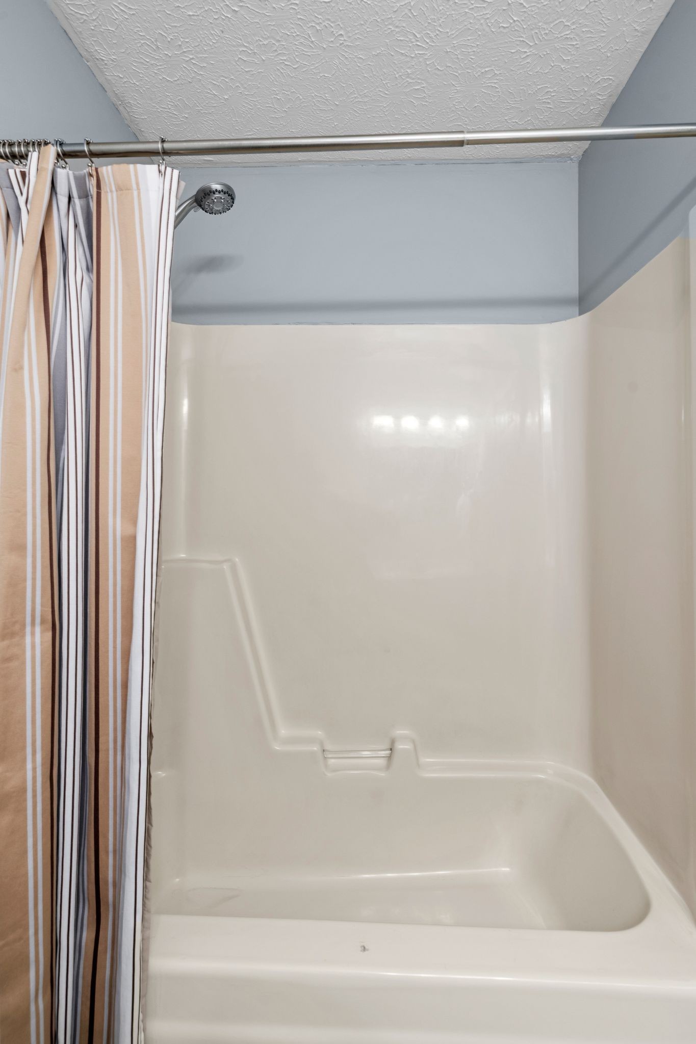 7514 Cox Pike Fairview, TN 37062 - Photo 14 of 37 a close up of a bathtub