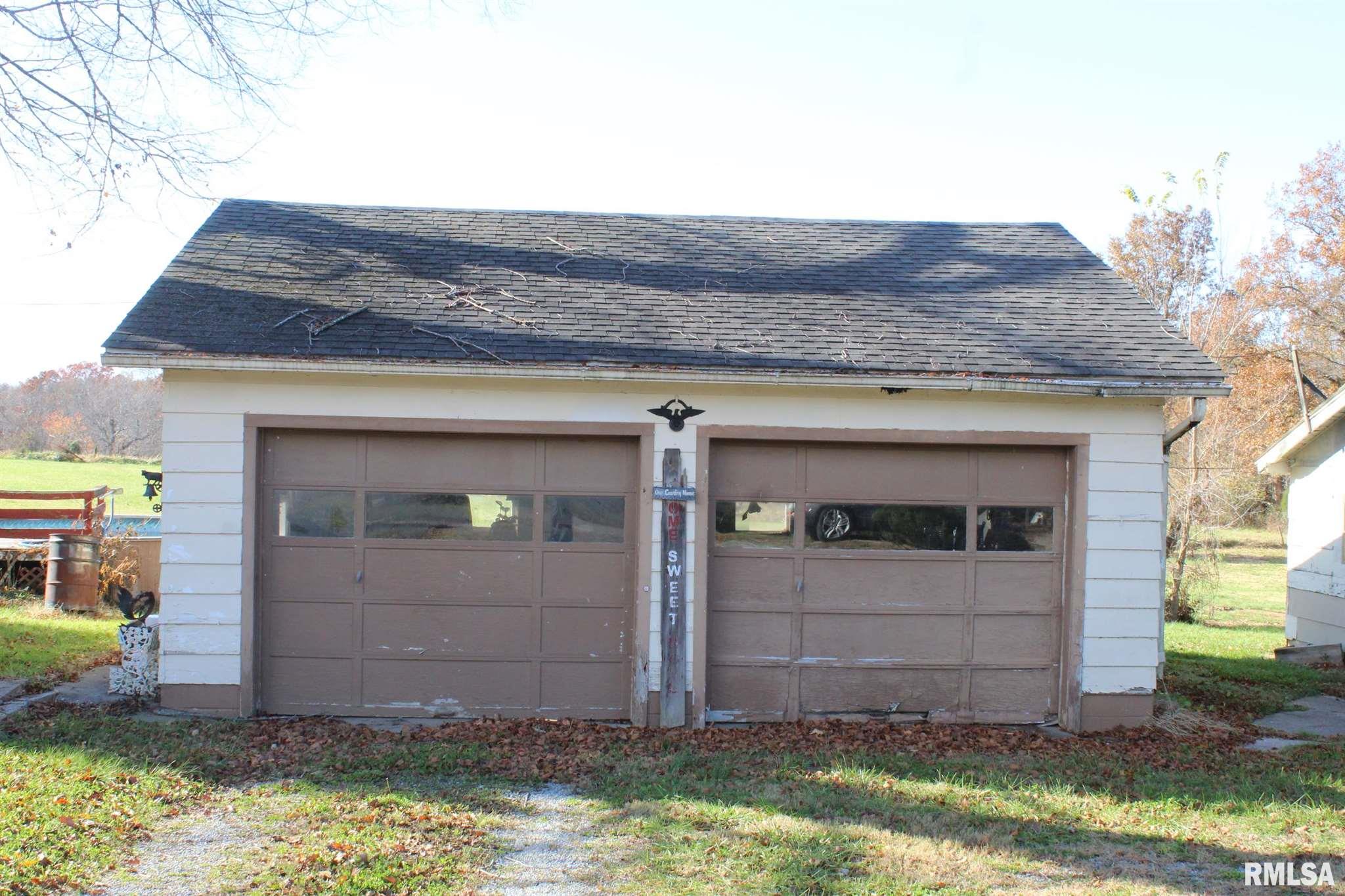 1071 Creal Springs Road Creal Springs, IL 62922 - Photo 11 of 25 Gallery Image 11