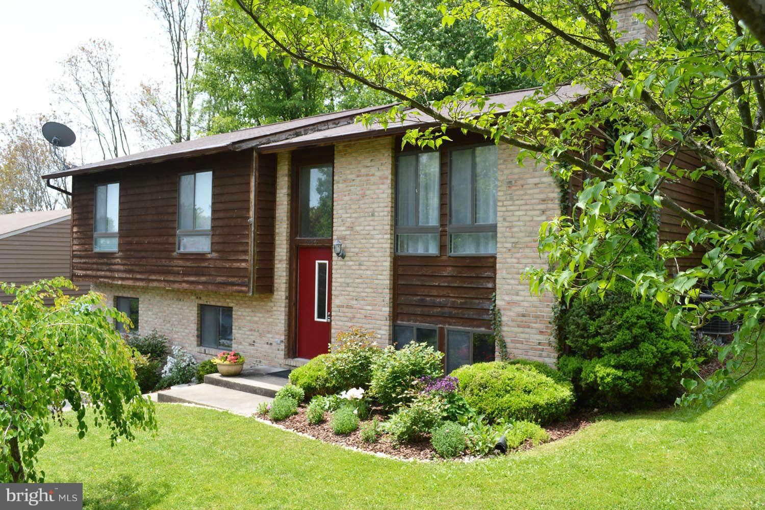 6936 Fox Chase Road New Market, MD 21774 - Photo 1 of 28 Exterior (Front)