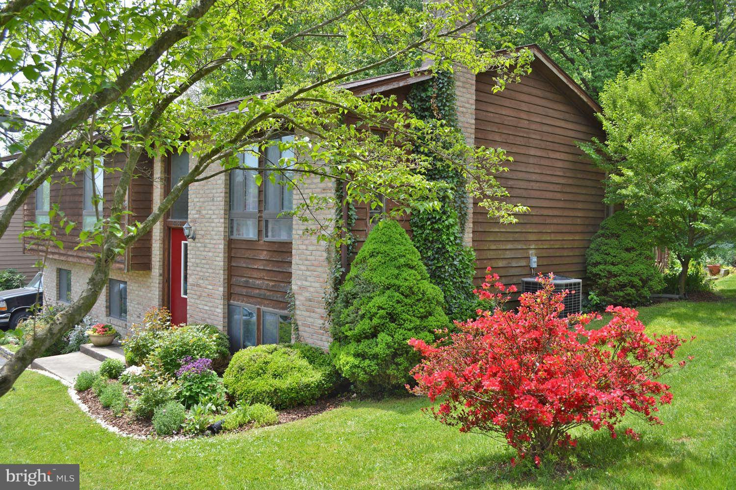 6936 Fox Chase Road New Market, MD 21774 - Photo 2 of 28 Exterior (Front)
