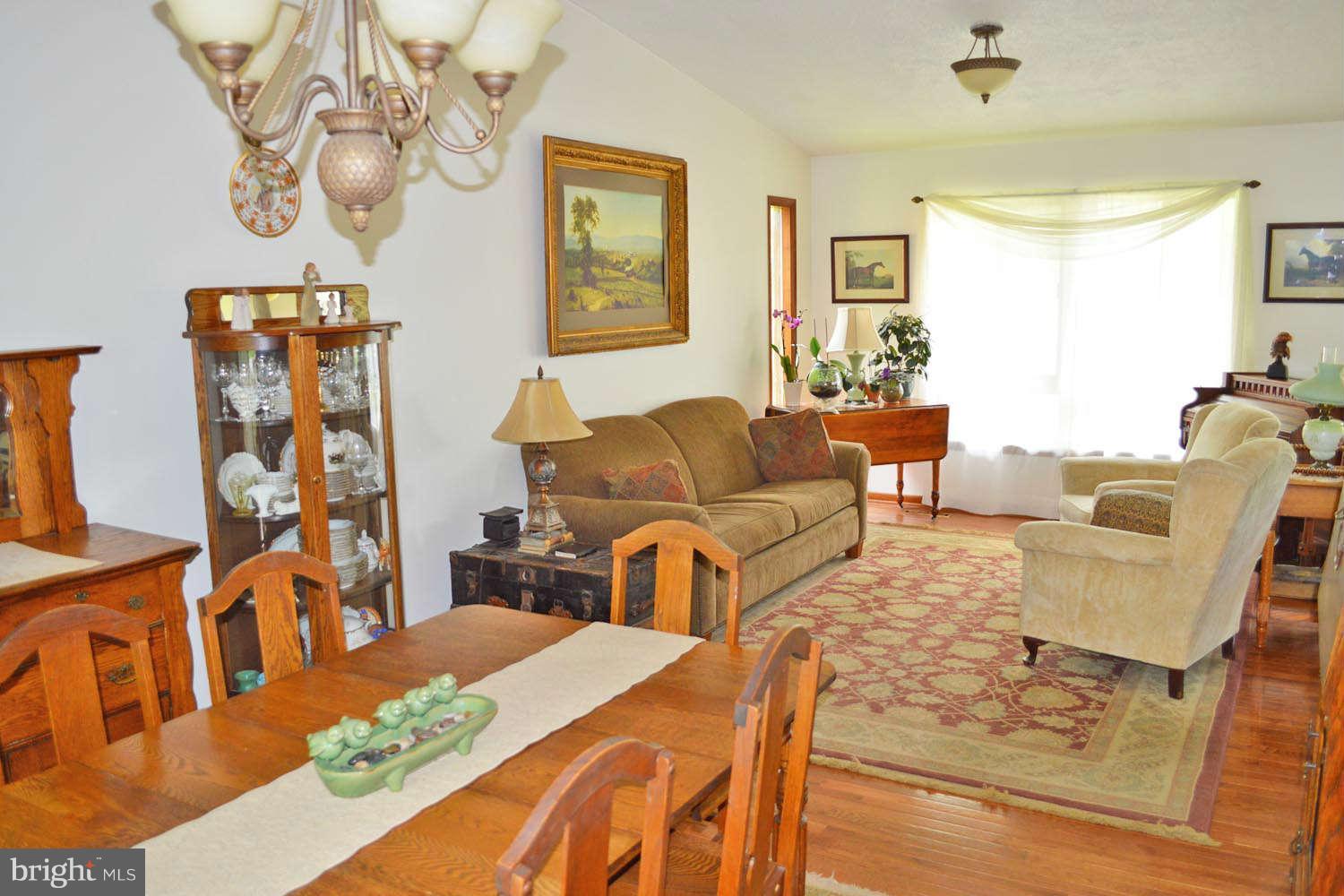 6936 Fox Chase Road New Market, MD 21774 - Photo 11 of 28 Living Room