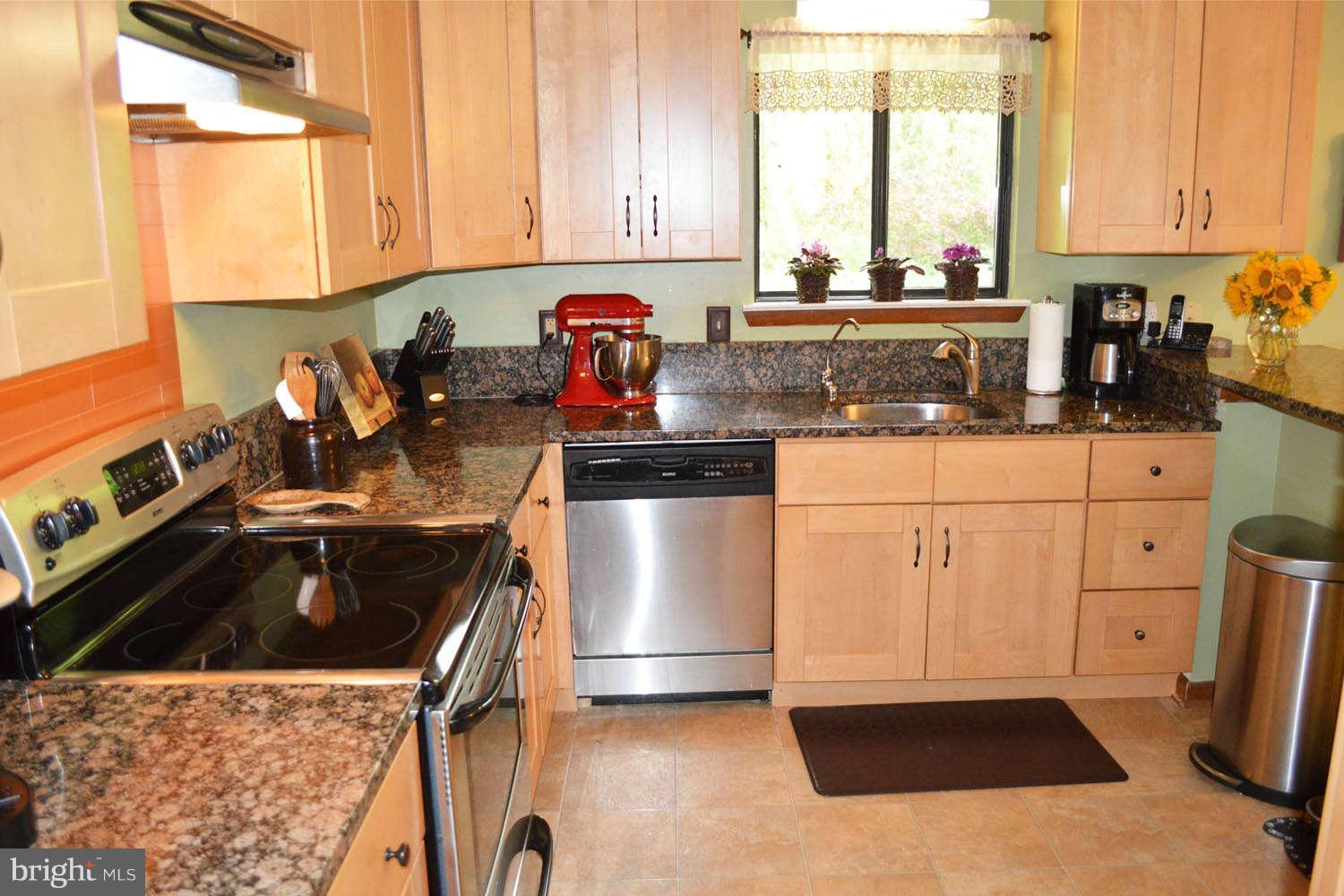 6936 Fox Chase Road New Market, MD 21774 - Photo 10 of 28 Kitchen