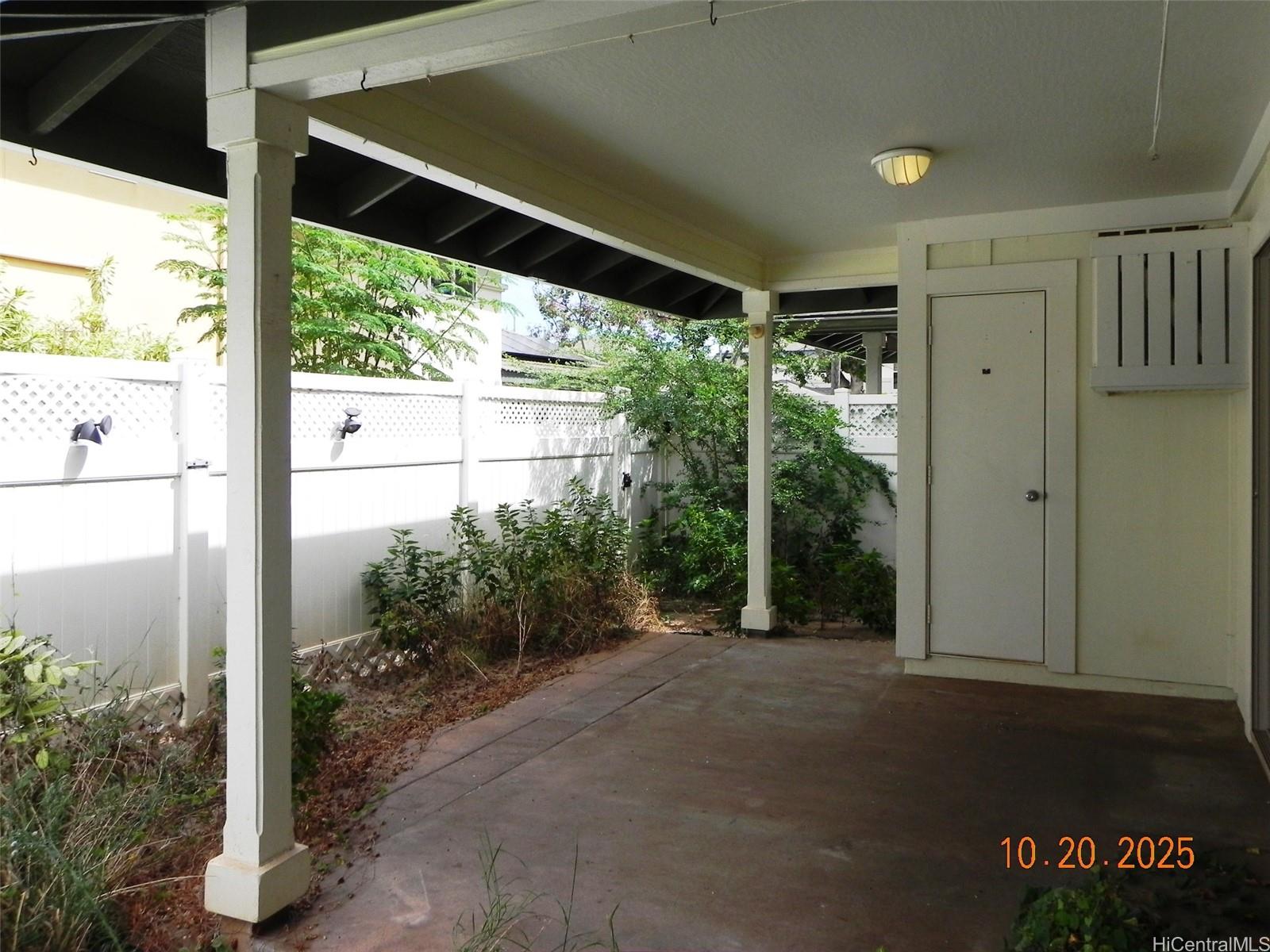 91-1191 Kaiau Avenue, Unit 1602 Kapolei, HI 96707 - Photo 11 of 12 Right yard area