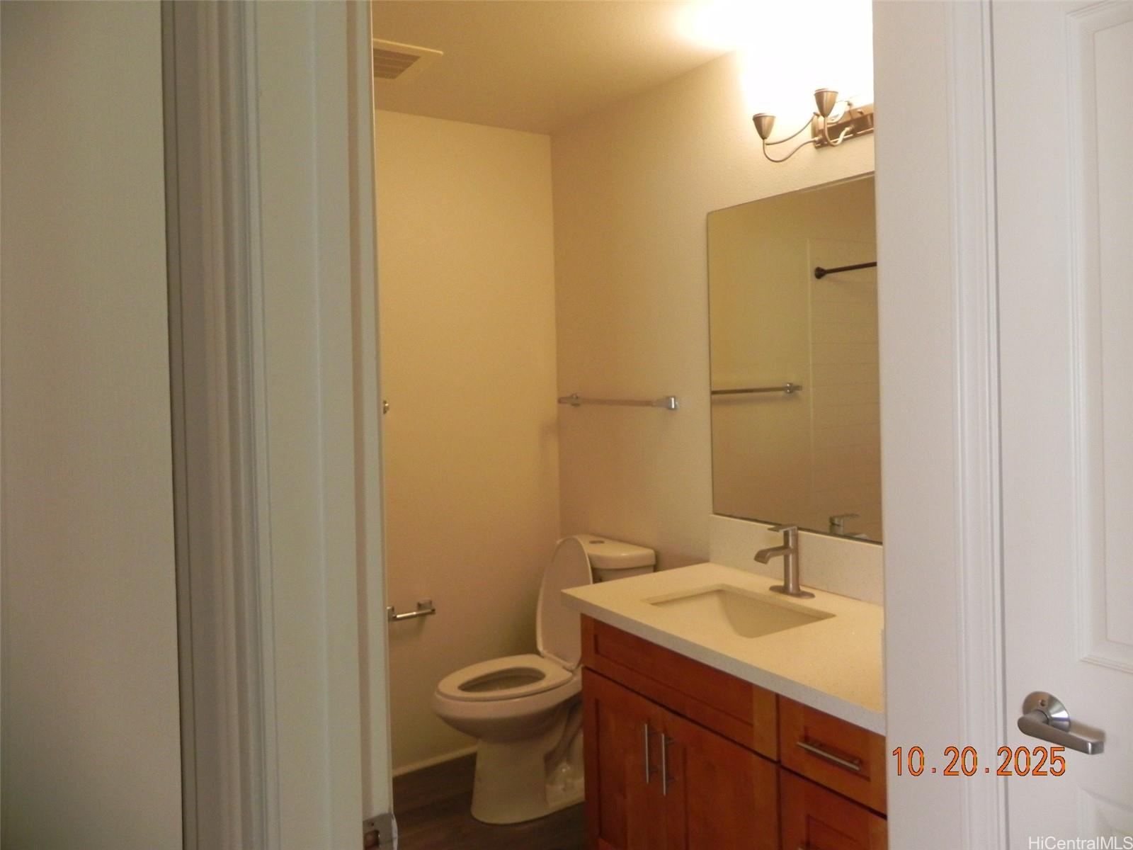 91-1191 Kaiau Avenue, Unit 1602 Kapolei, HI 96707 - Photo 4 of 12 Bathroom #1