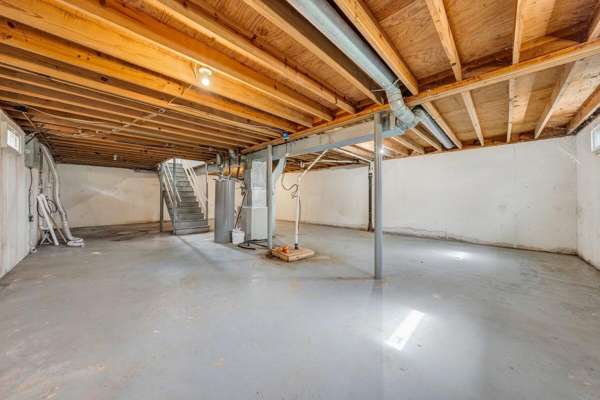 756 Kenyon Road Vinton, VA 24179 - Photo 12 of 14 a view of empty room with wooden floor
