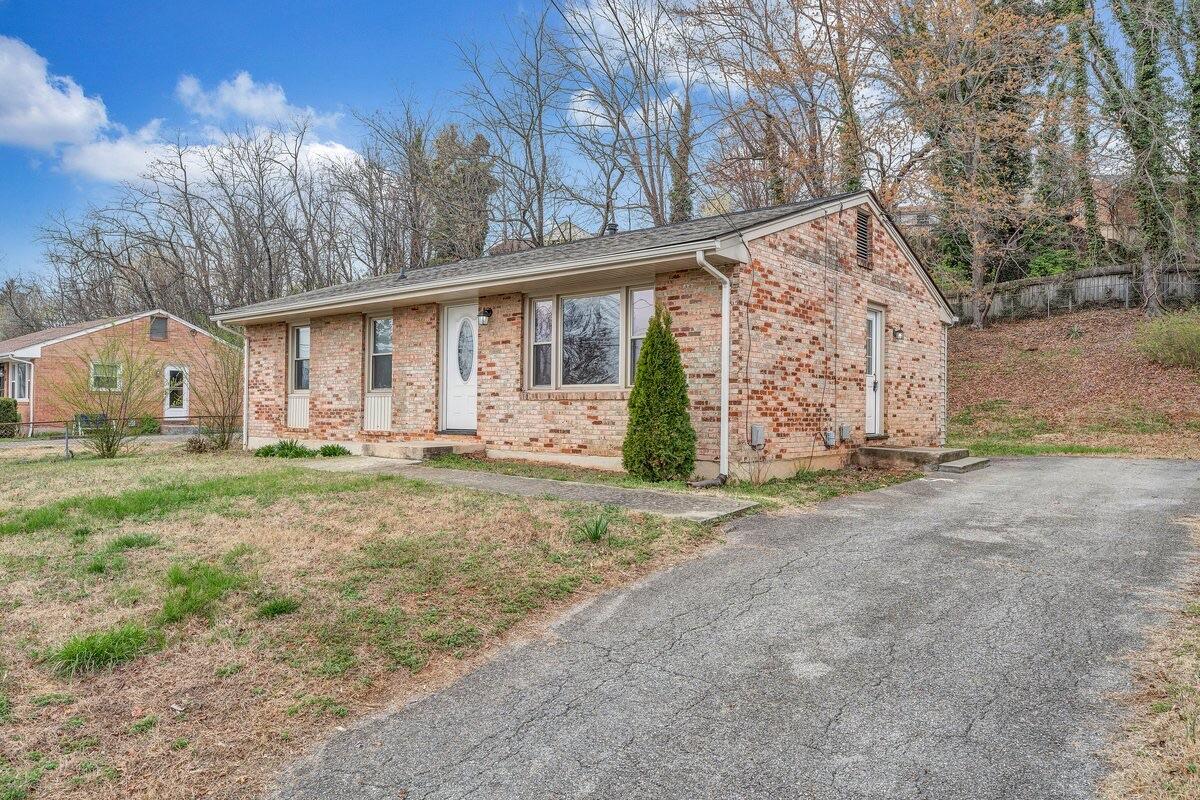 756 Kenyon Road Vinton, VA 24179 - Photo 3 of 14 a view of a house with yard and plants