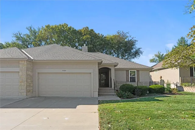 $379,500 | 4120 Southwest Minnesota Drive, Lee's Summit, MO 64082
