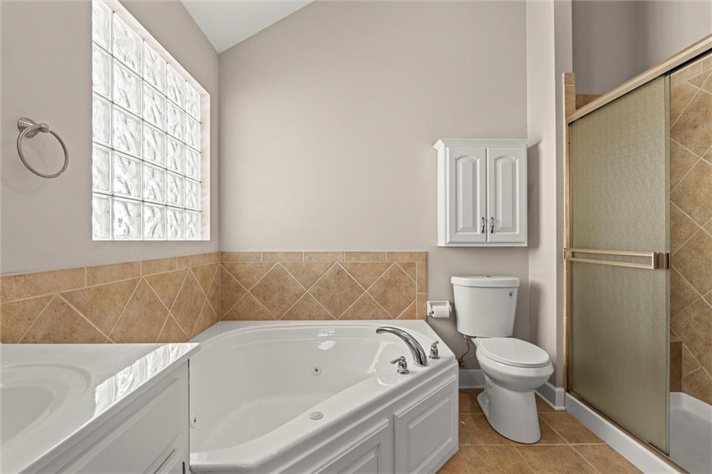 4120 Southwest Minnesota Drive Lee's Summit, MO 64082 - Photo 18 of 32