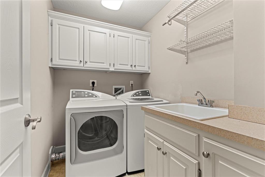 4120 Southwest Minnesota Drive Lee's Summit, MO 64082 - Photo 21 of 32