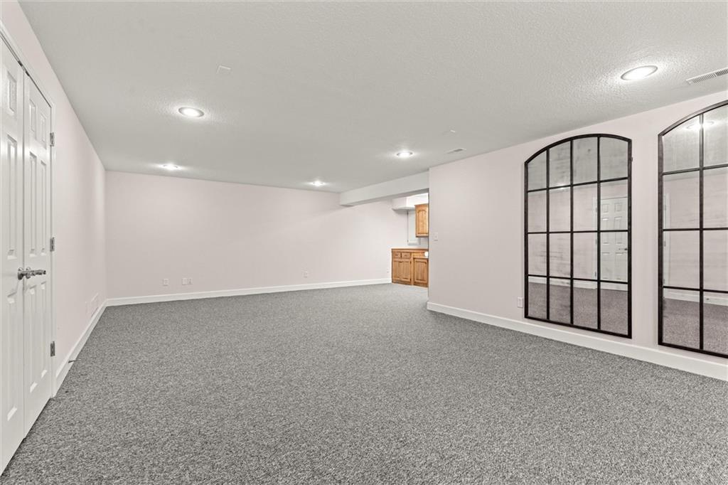 4120 Southwest Minnesota Drive Lee's Summit, MO 64082 - Photo 23 of 32