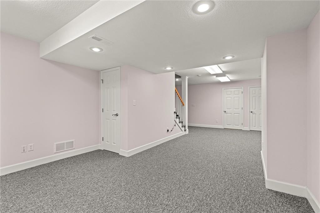 4120 Southwest Minnesota Drive Lee's Summit, MO 64082 - Photo 24 of 32