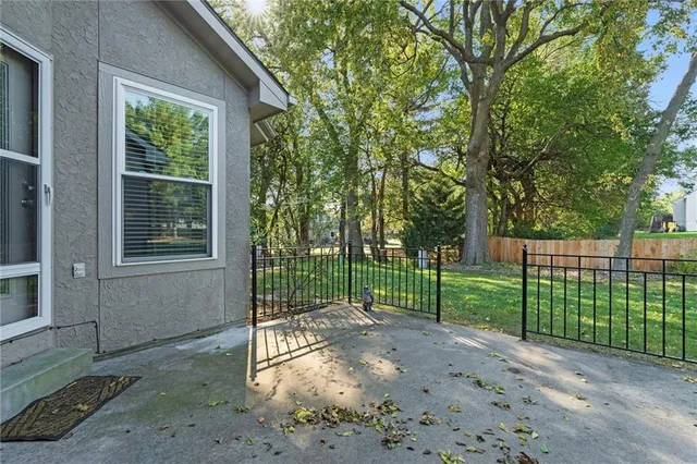 $379,500 | 4120 Southwest Minnesota Drive, Lee's Summit, MO 64082