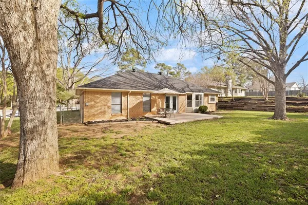 $323,500 | 1094 Palm Court, Mansfield, TX 76063