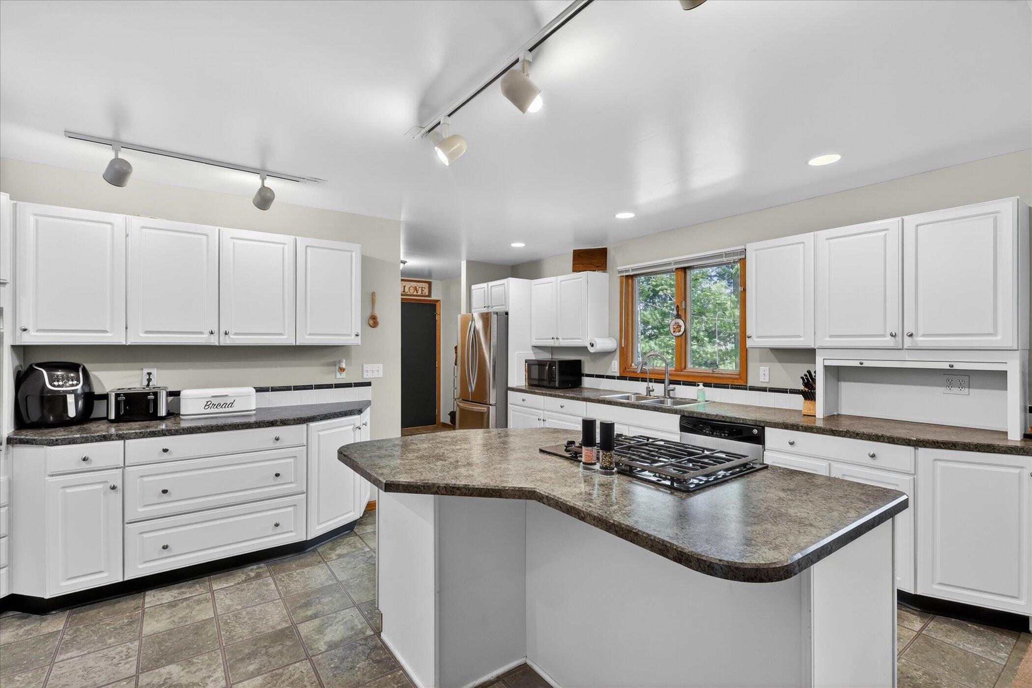 1286 Bridge Road Allegan, MI 49010 - Photo 18 of 51 Kitchen 2