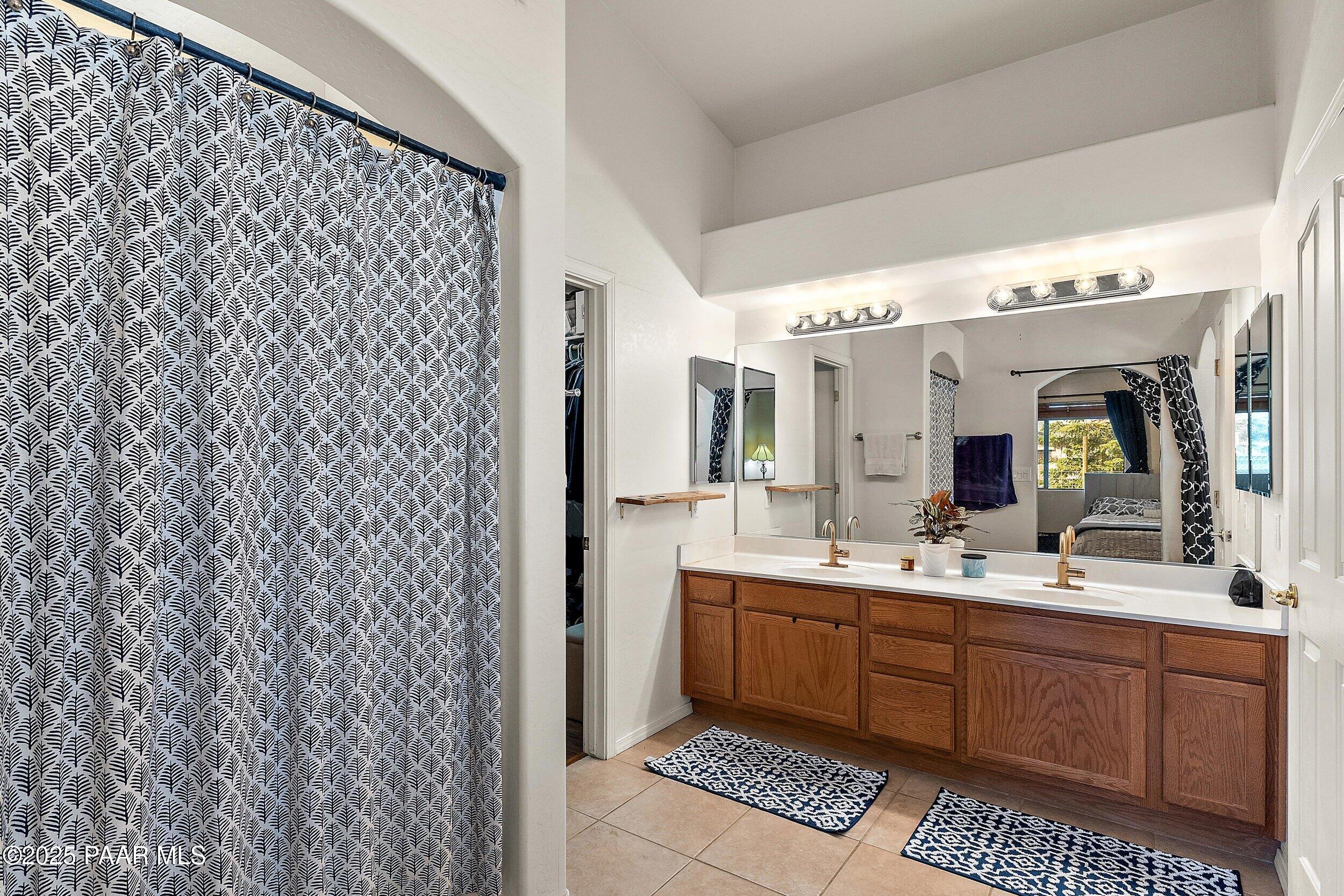 13216 East Remington Road Prescott Valley, AZ 86315 - Photo 19 of 34 Primary Bathroom