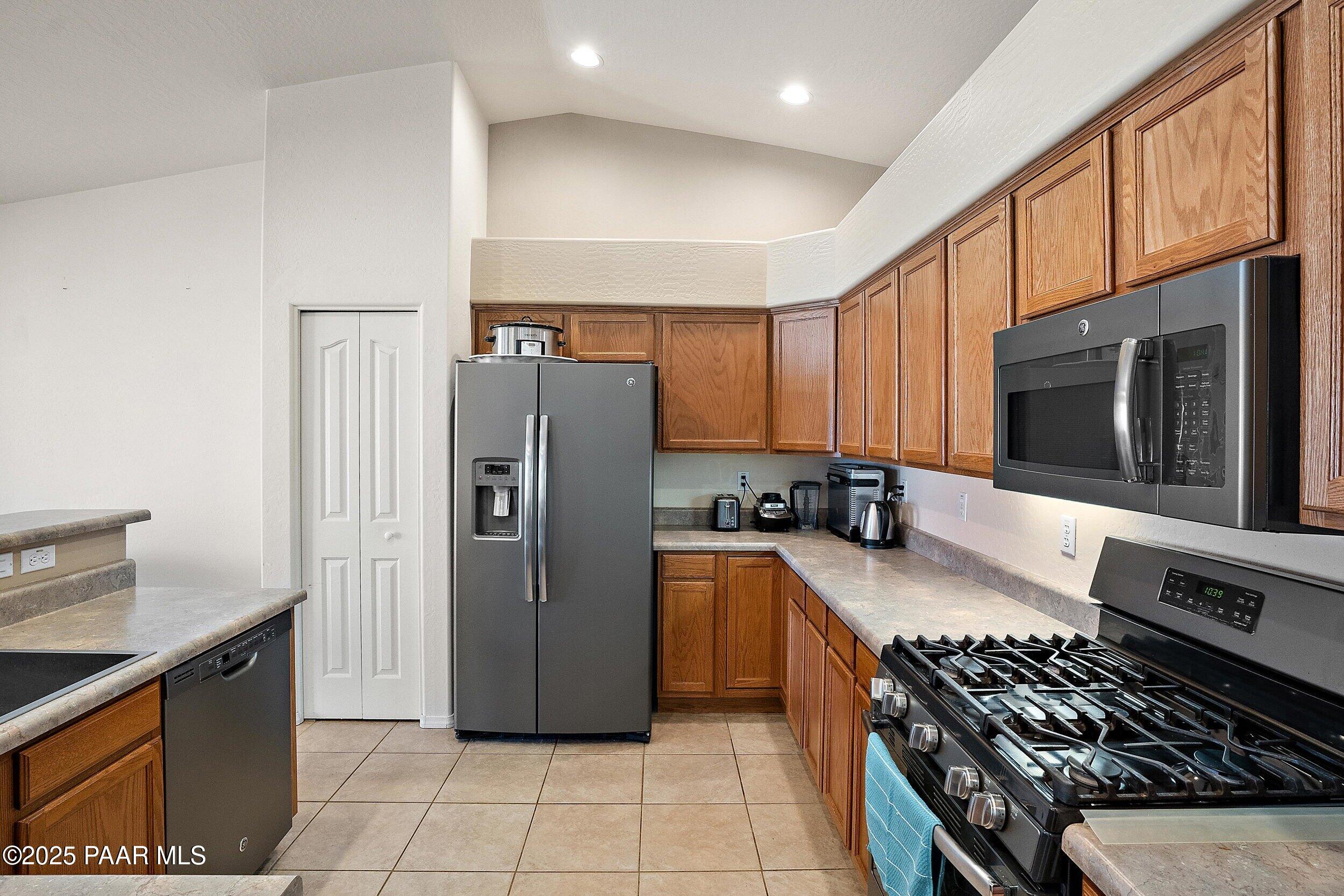 13216 East Remington Road Prescott Valley, AZ 86315 - Photo 9 of 34 Kitchen