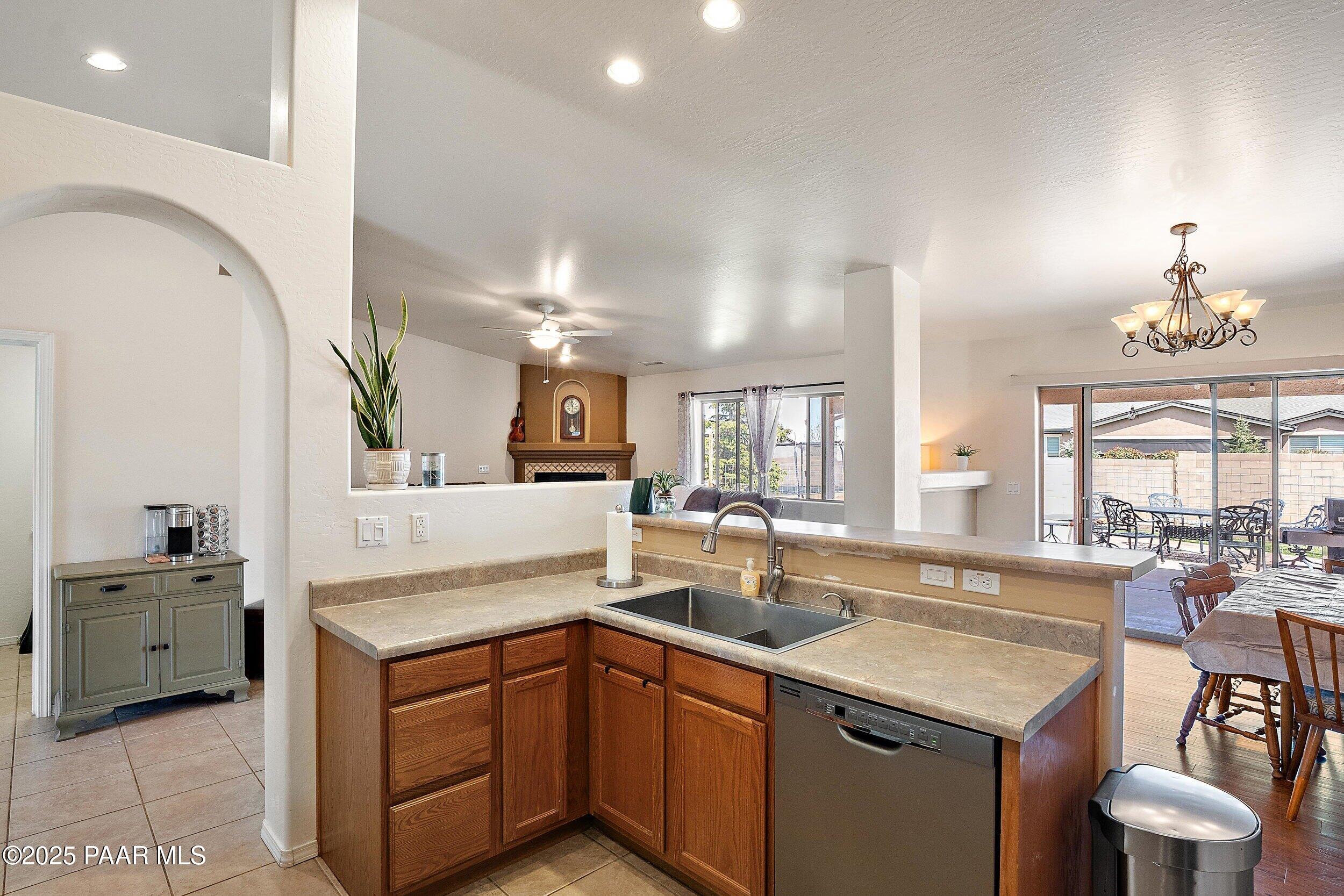 13216 East Remington Road Prescott Valley, AZ 86315 - Photo 10 of 34 Kitchen