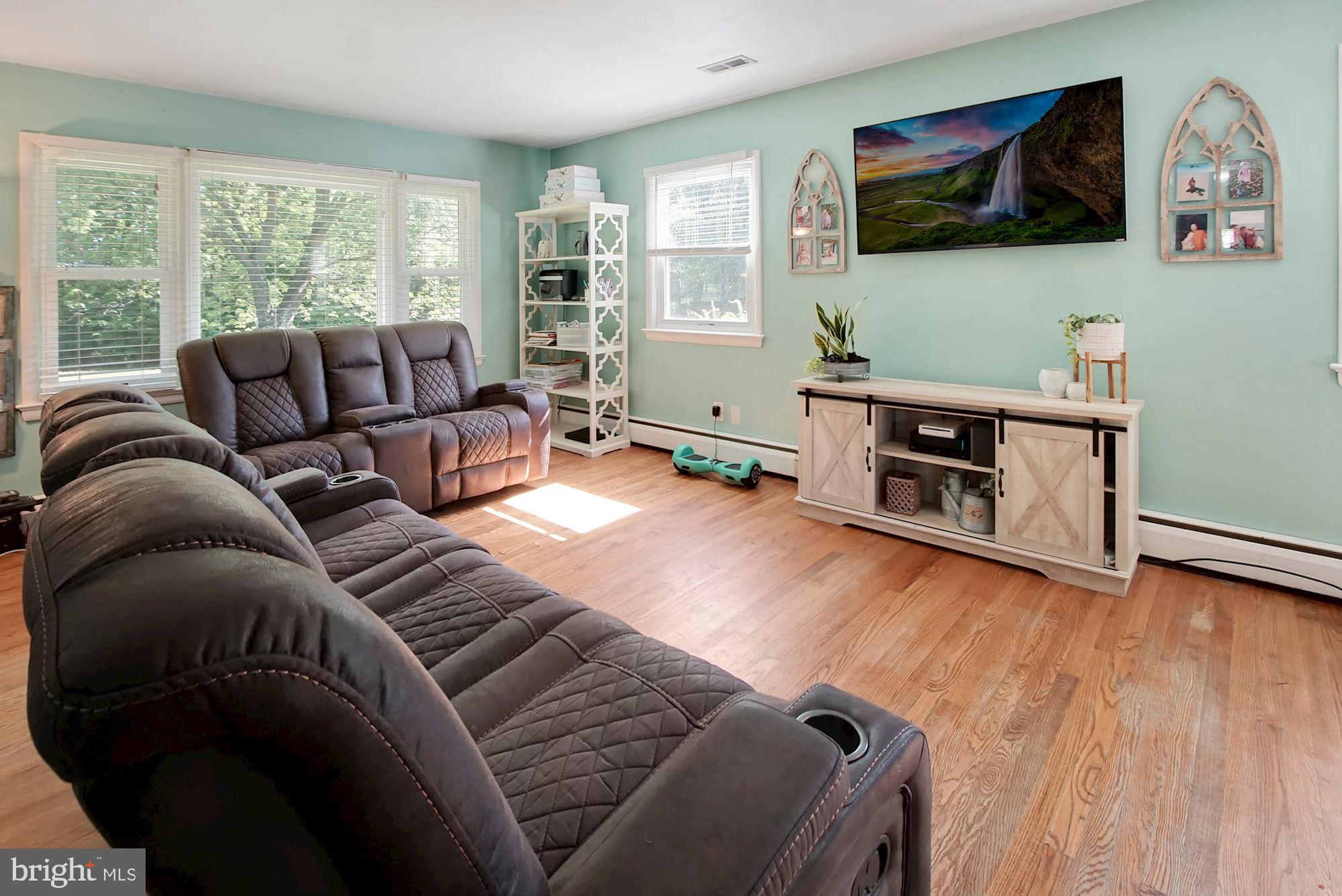99 Friendship Road Friendship, MD 20758 - Photo 4 of 45 Gallery Image 4
