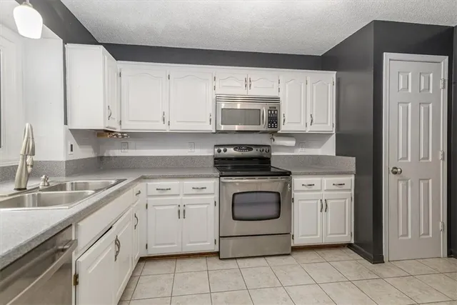 $410,000 | 4214 Northwest 78th Street, Kansas City, MO 64151