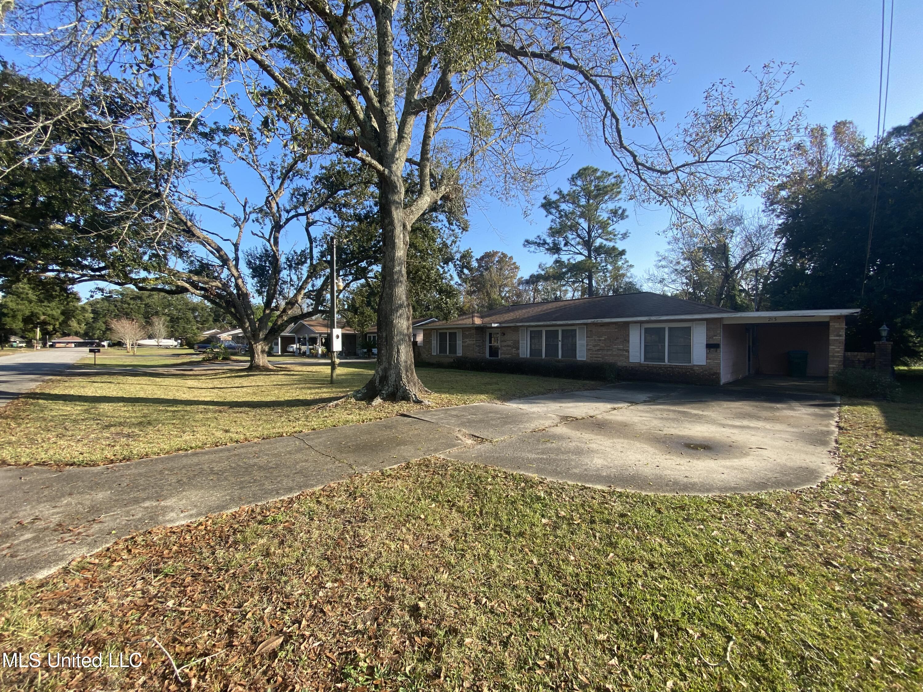 213 Ridgeway Avenue Gulfport, MS 39507 - Photo 2 of 24 IMG_2745