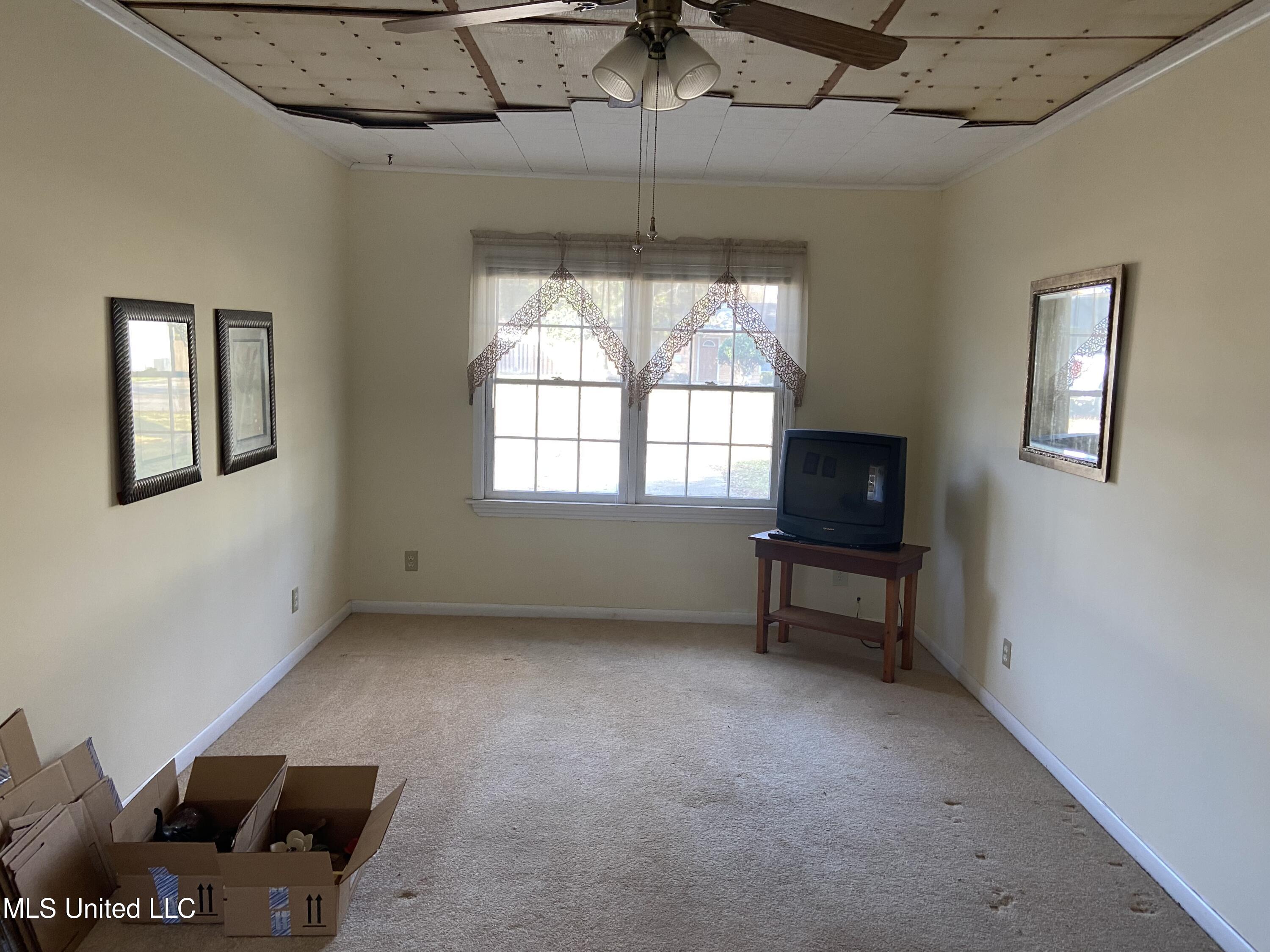 213 Ridgeway Avenue Gulfport, MS 39507 - Photo 6 of 24 IMG_2753
