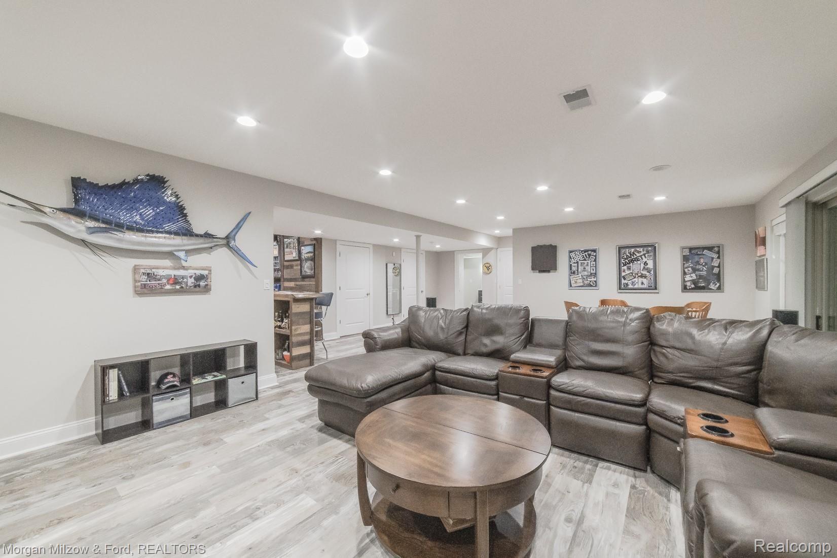 5490 Woodfall Road Clarkston, MI 48348 - Photo 34 of 50 5490 Woodfall-35.jpg