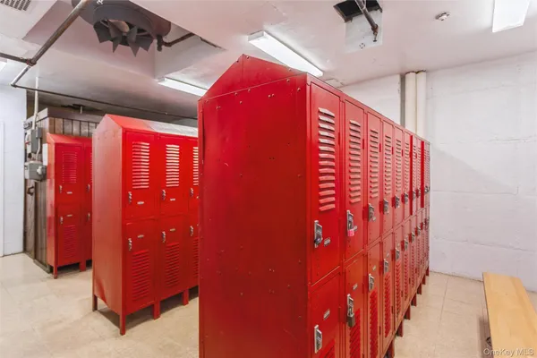 $325,000 | 370 West Broadway, Unit 2X, Long Beach, NY 11561