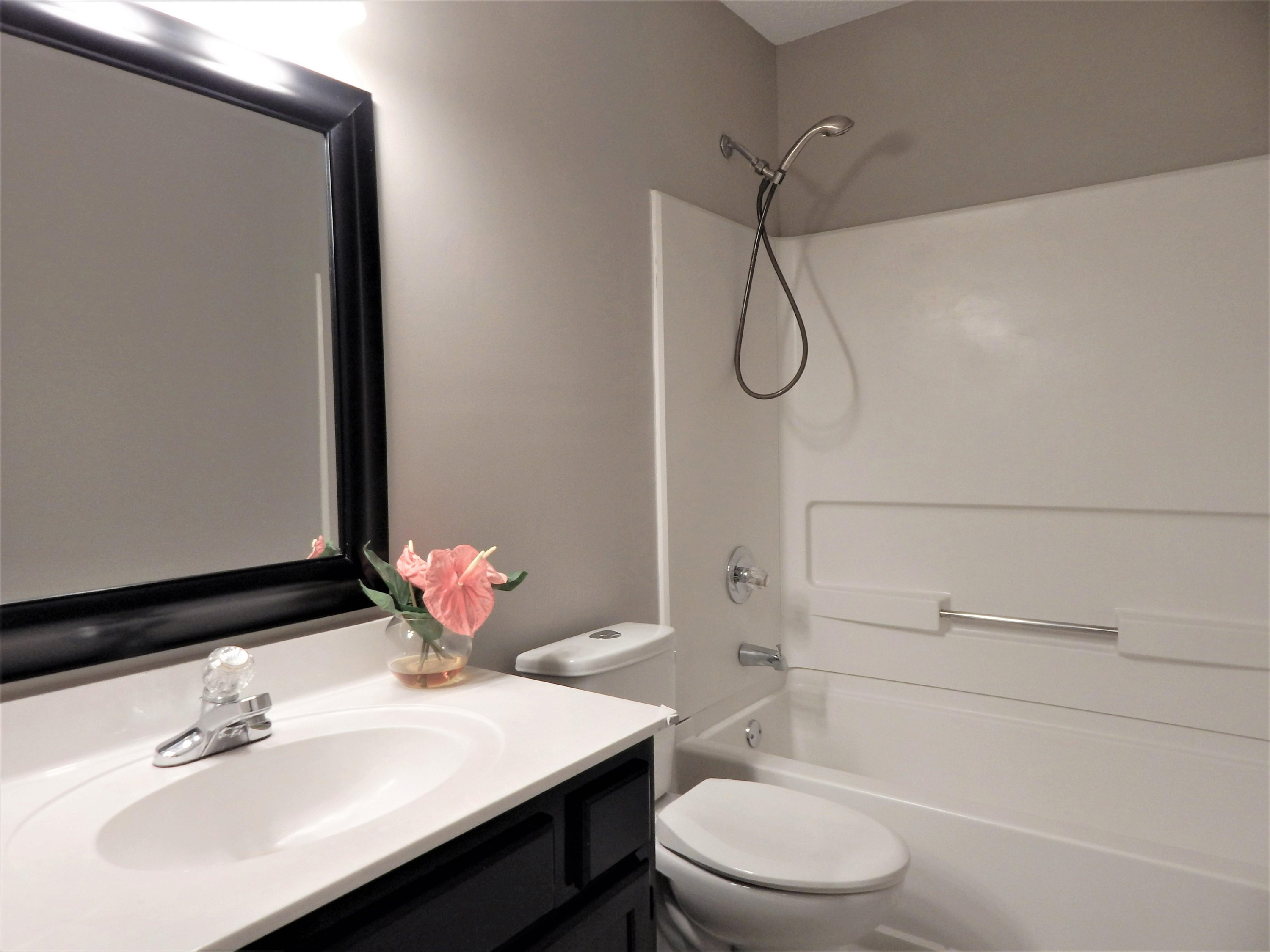 5524 Edgebury Road Raleigh, NC 27613 - Photo 17 of 20 Hallway bath