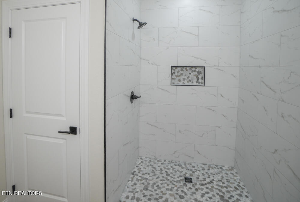 5133 Gregory Road Greenback, TN 37742 - Photo 16 of 34 DSC01114
