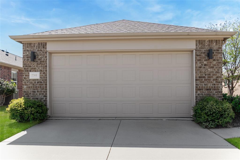 7793 Gulf Walk Road Frisco, TX 75036 - Photo 4 of 37 a view of house with garage