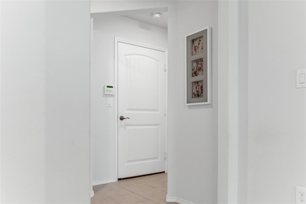 7793 Gulf Walk Road Frisco, TX 75036 - Photo 8 of 37 a view of a hallway