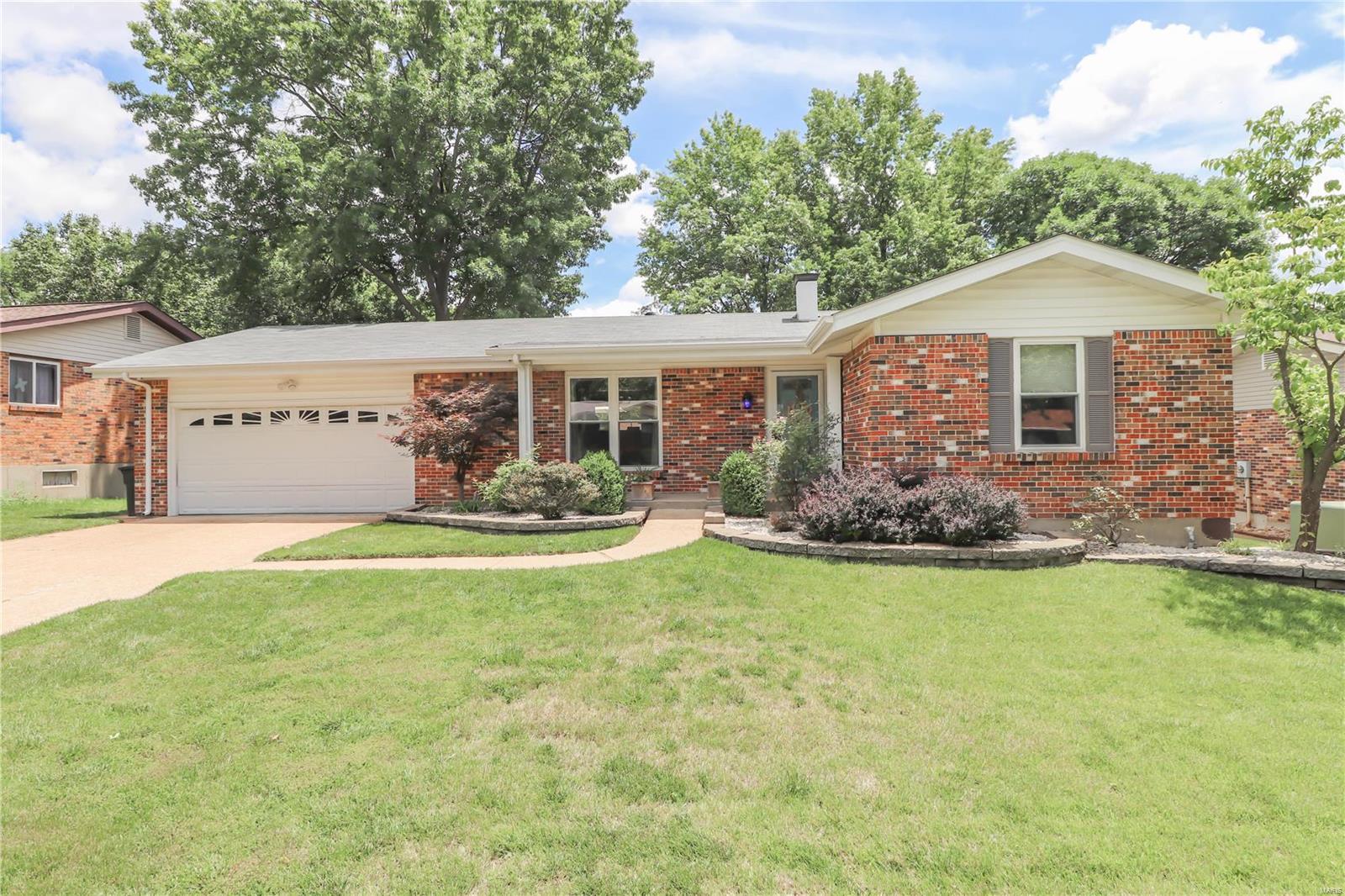 5718 Chatport Road St. Louis, MO 63129 - Photo 1 of 25