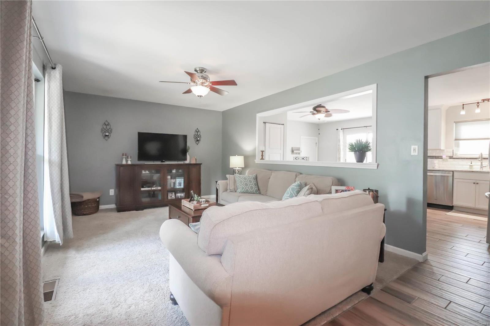 5718 Chatport Road St. Louis, MO 63129 - Photo 2 of 25