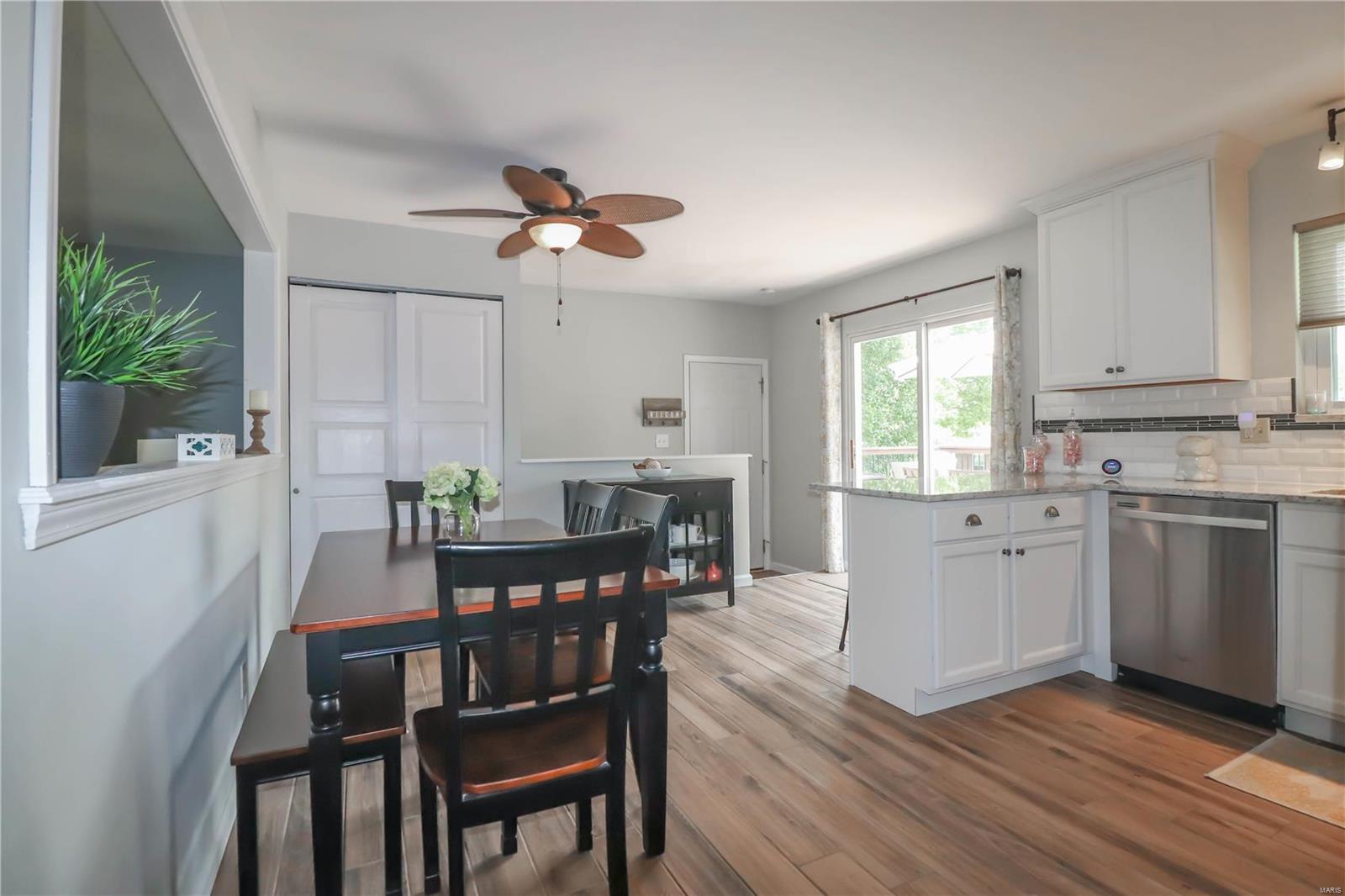 5718 Chatport Road St. Louis, MO 63129 - Photo 5 of 25
