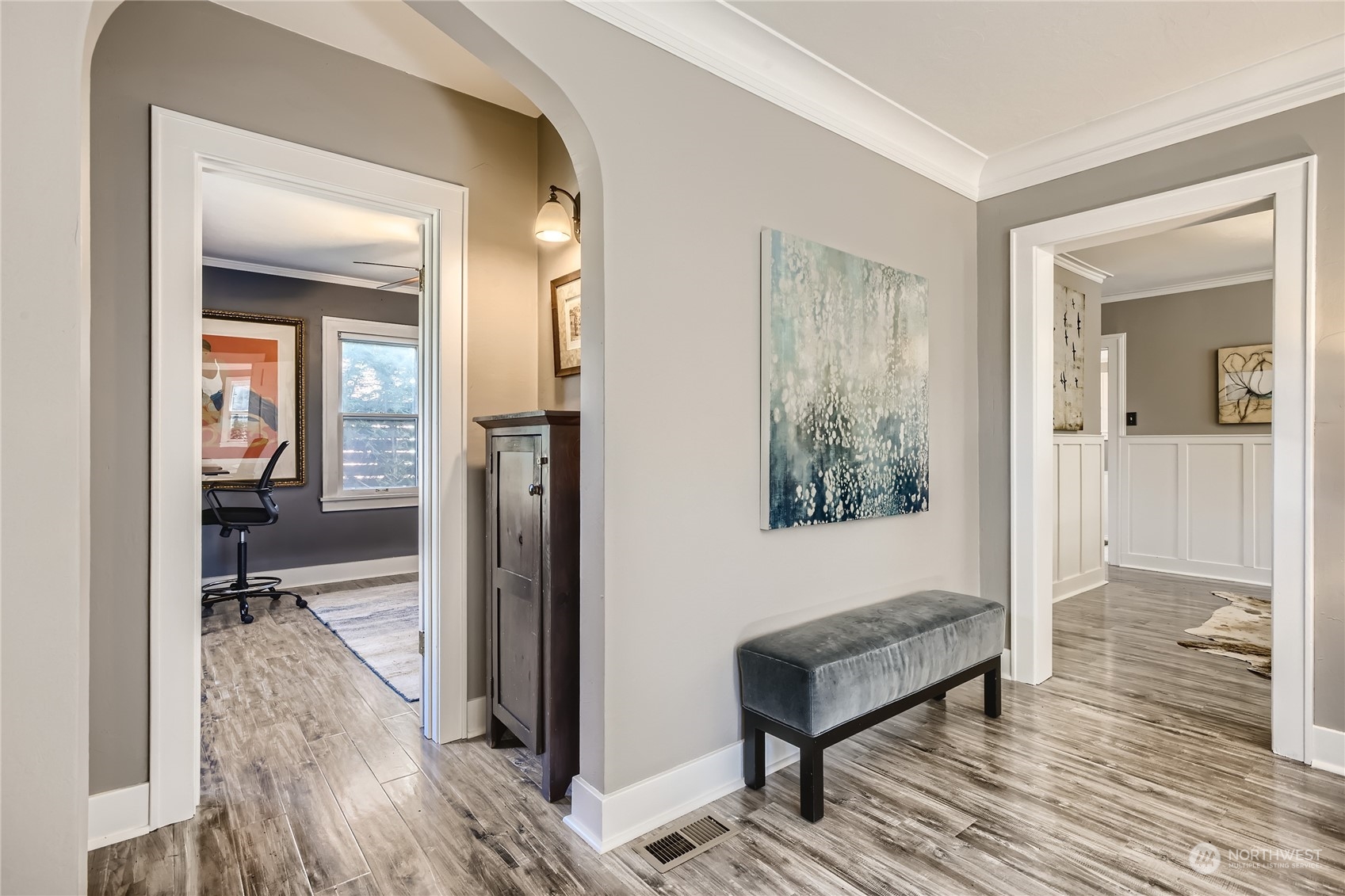 5610 45th Avenue Southwest Seattle, WA 98136 - Photo 2 of 22 Gallery Image 2