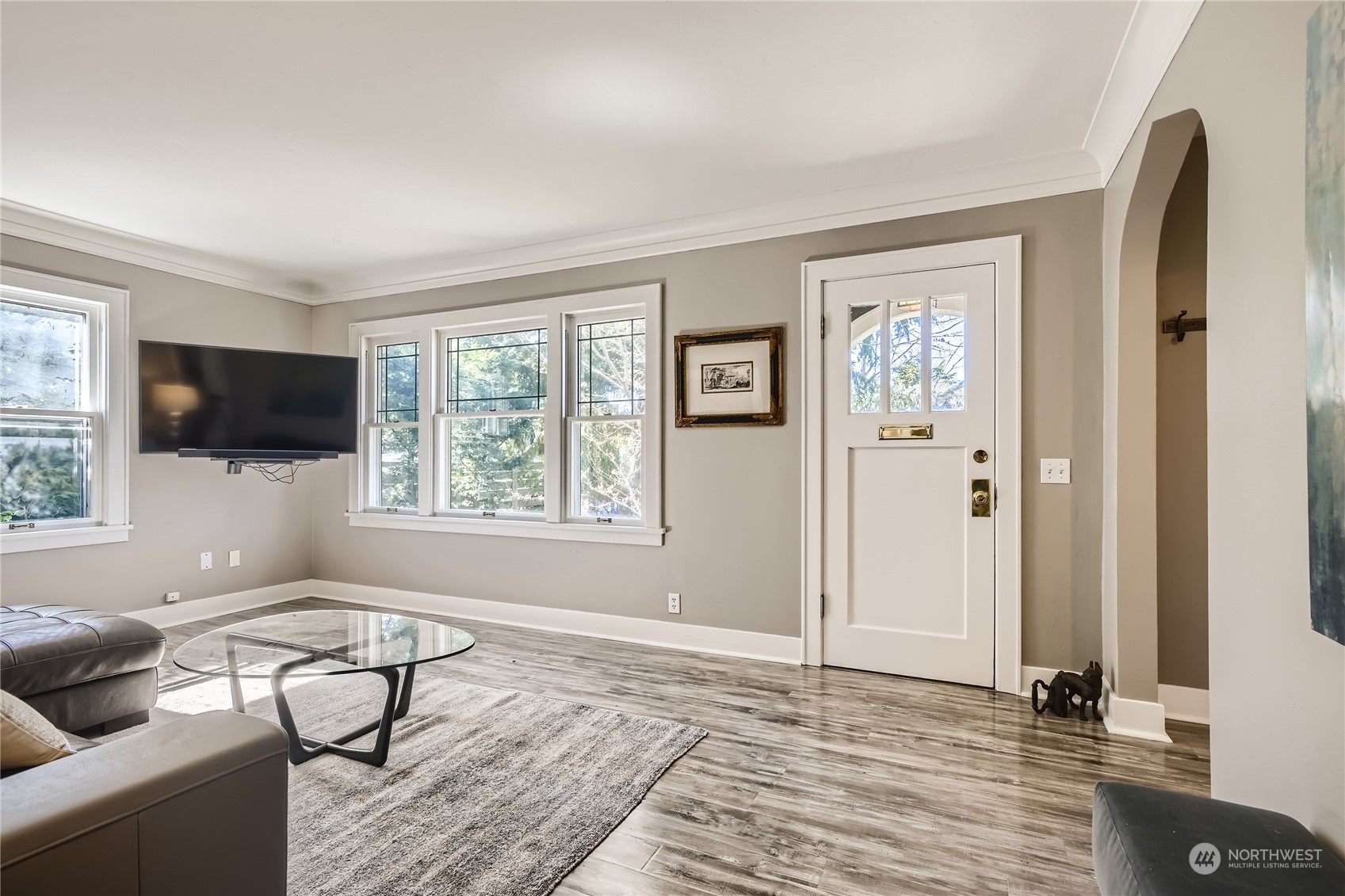 5610 45th Avenue Southwest Seattle, WA 98136 - Photo 3 of 22 Gallery Image 3