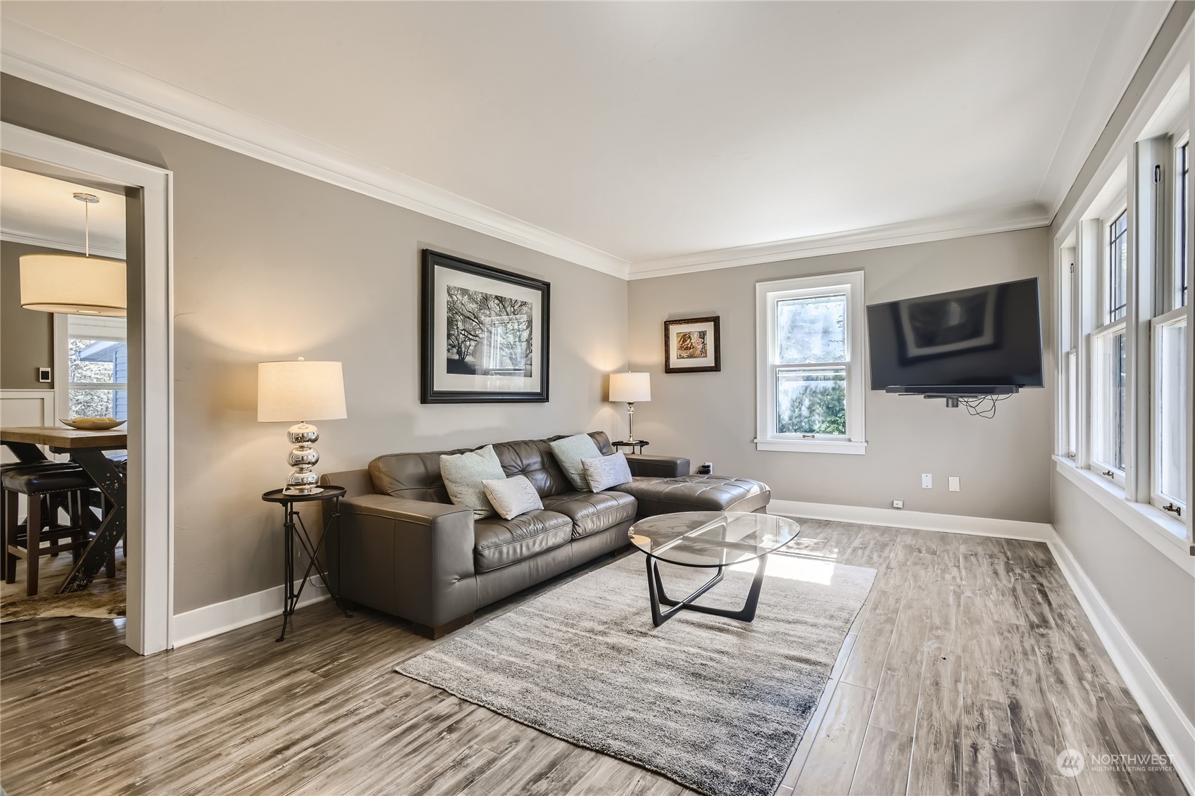 5610 45th Avenue Southwest Seattle, WA 98136 - Photo 4 of 22 Gallery Image 4