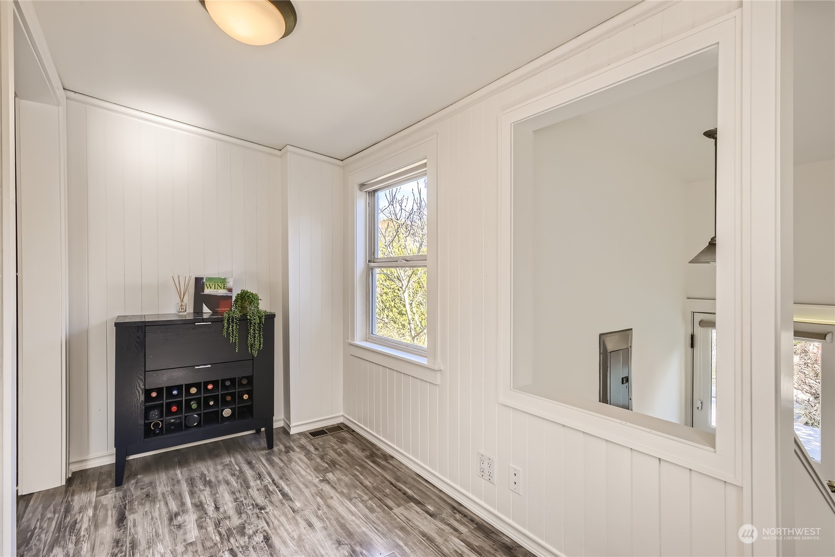 5610 45th Avenue Southwest Seattle, WA 98136 - Photo 10 of 22 Gallery Image 10
