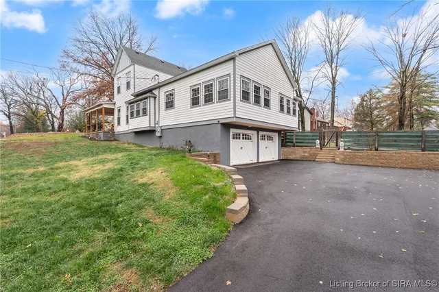 $724,900 | 1414 Knob Avenue, New Albany, IN 47150