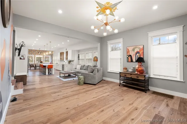 $724,900 | 1414 Knob Avenue, New Albany, IN 47150