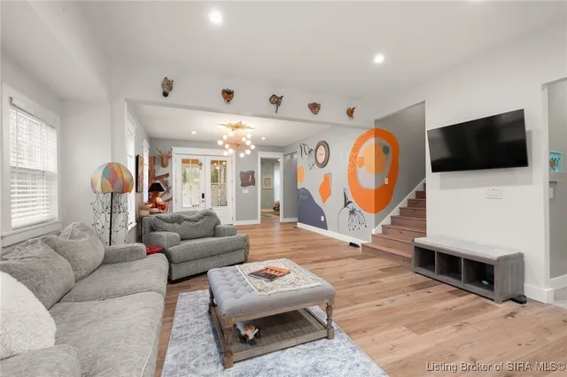 $724,900 | 1414 Knob Avenue, New Albany, IN 47150