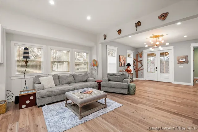 $724,900 | 1414 Knob Avenue, New Albany, IN 47150