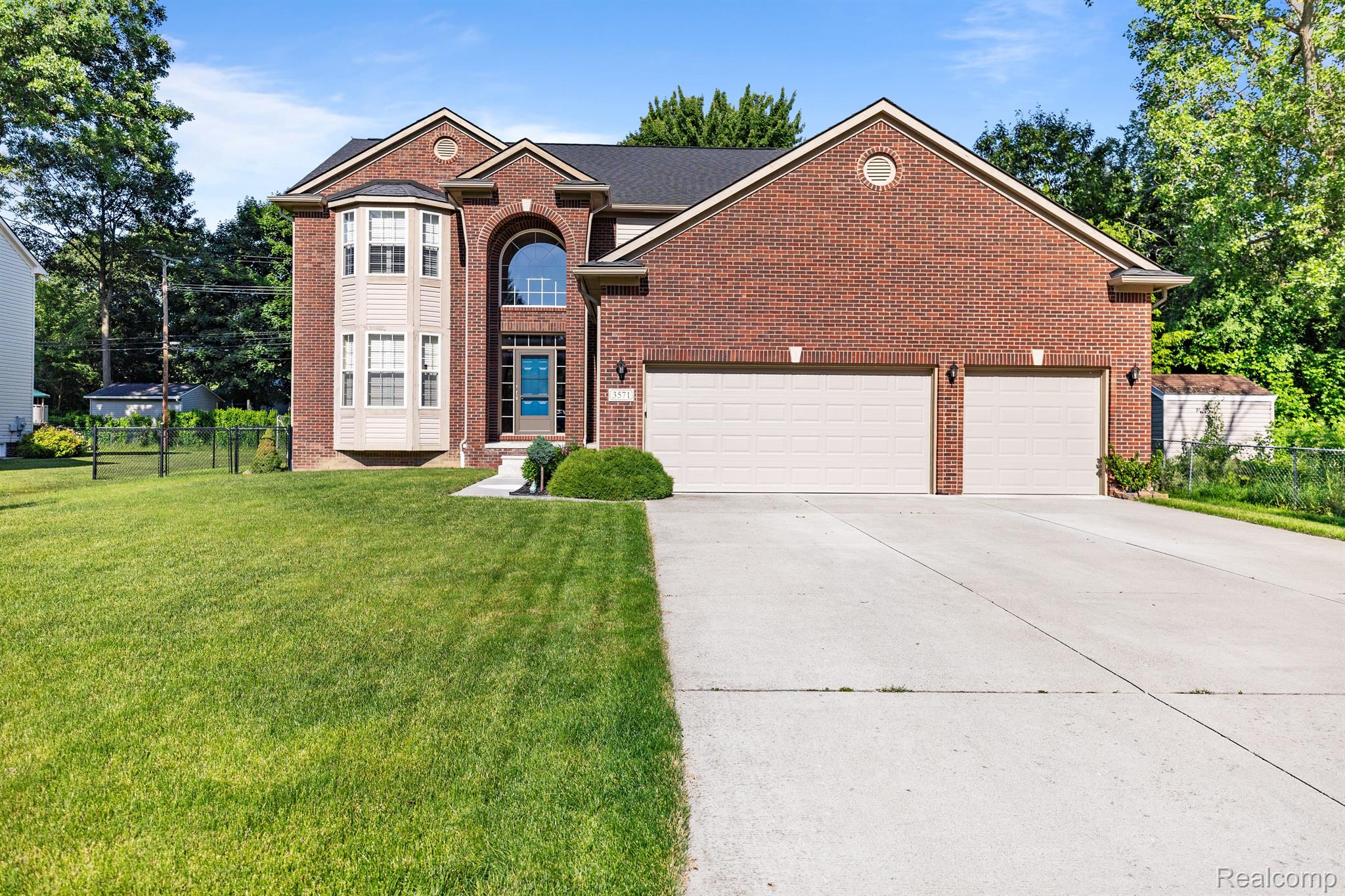 3571 Samuel Avenue Rochester, MI 48309 - Photo 1 of 50 Gallery Image 1
