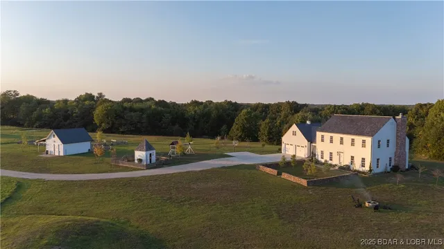 $1,495,000 | 7501 Nebo Road, Versailles, MO 65084