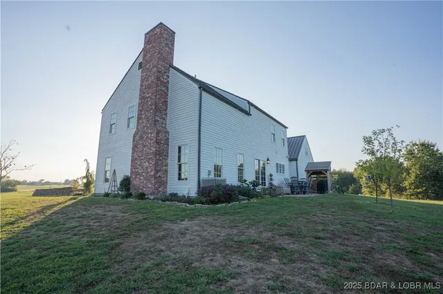 $1,495,000 | 7501 Nebo Road, Versailles, MO 65084