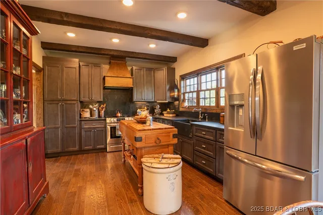 $1,495,000 | 7501 Nebo Road, Versailles, MO 65084