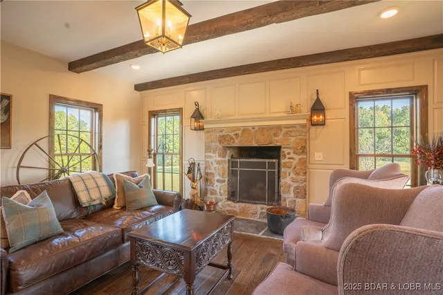 $1,495,000 | 7501 Nebo Road, Versailles, MO 65084